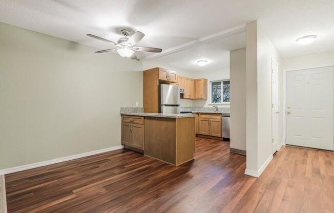 2 beds, 1 bath, 850 sqft, $1,600, Unit 37