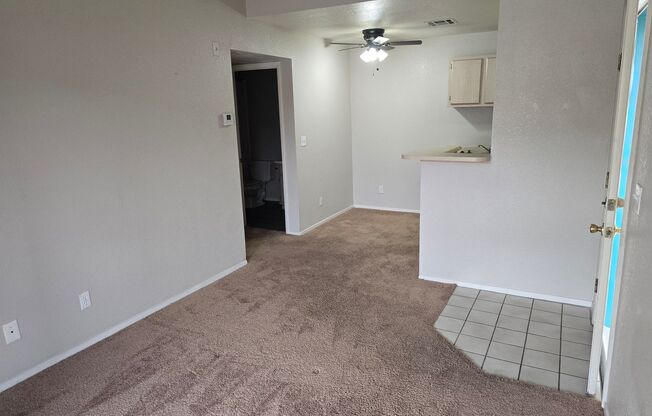 1 bed, 1 bath, $1,050, Unit Bldg. G