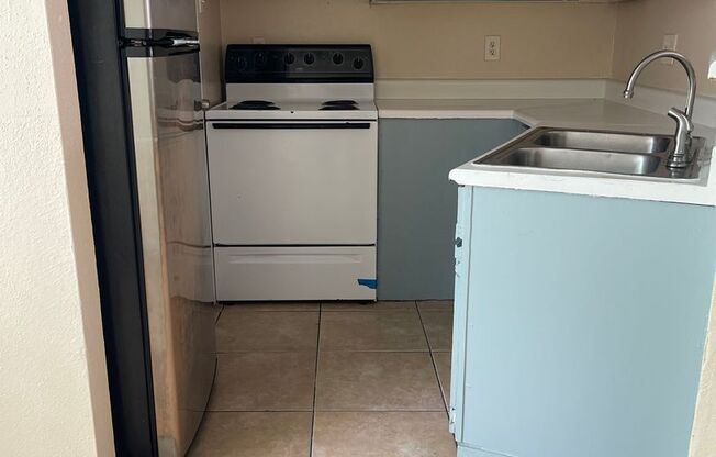 1 bed, 1 bath, $1,000, Unit 104