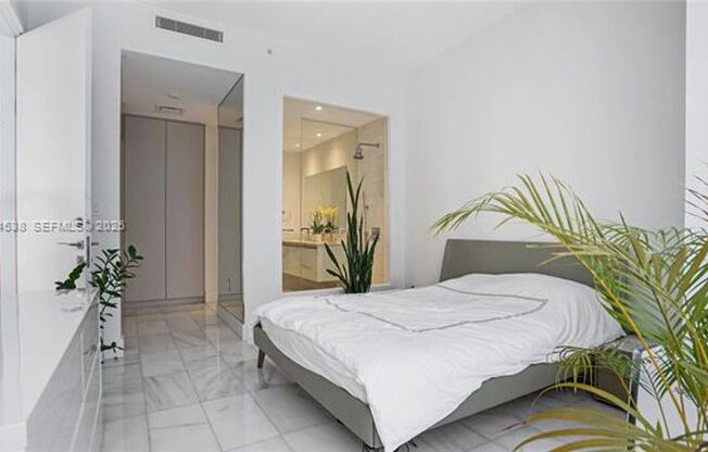 2 beds, 2 baths, $7,000, Unit # 3005