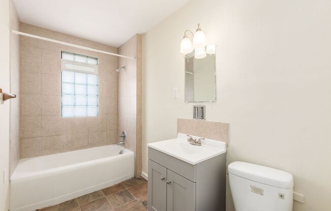 3 beds, 1 bath, 1,384 sqft, $1,195, Unit 1908 Cleveland Ave