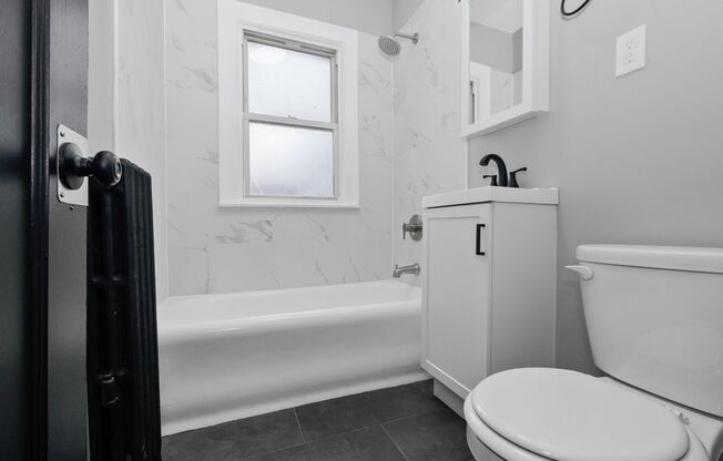 2 beds, 1 bath, $1,800, Unit 8709-1E