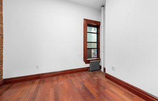 2 beds, 1 bath, $4,300, Unit 20