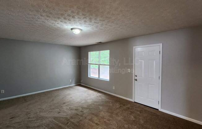 5749 STRATHMOOR MNR CIR