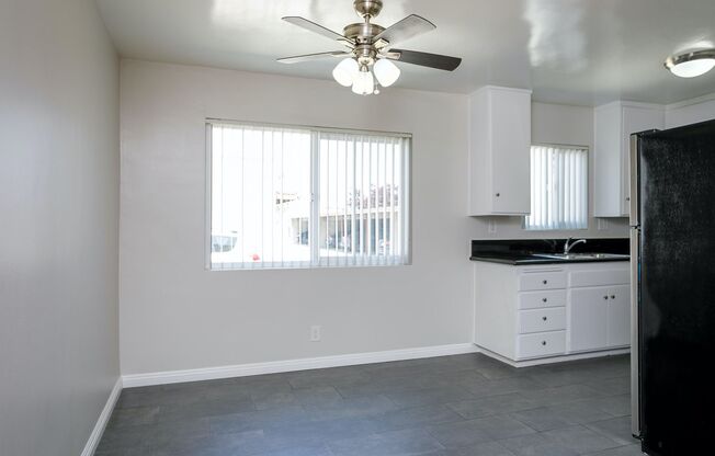 2 beds, 1 bath, 961 sqft, $2,100, Unit 13