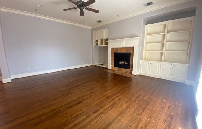Two Bedroom, 3 level Condo in Oak Lawn