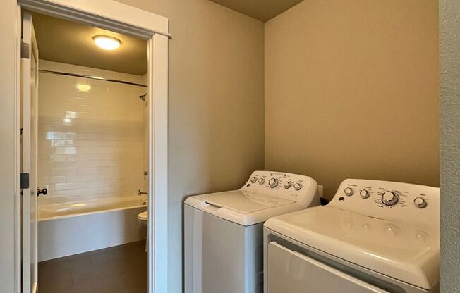 1 bed, 1 bath, $1,595, Unit 04