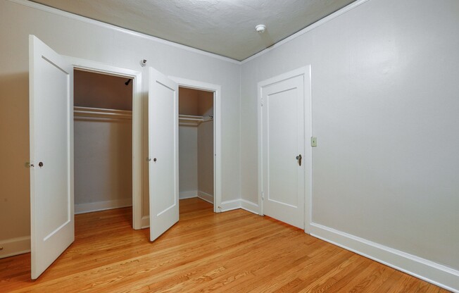 2 beds, 1 bath, 720 sqft, $1,885