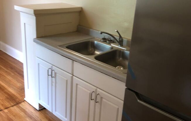 Studio, 1 bath, 475 sqft, $829, Unit 207