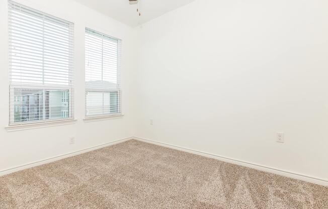 3 beds, 2 baths, 1,070 sqft, $1,299