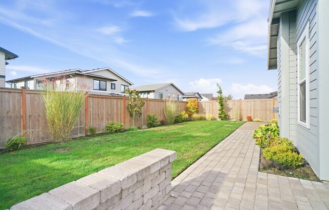 3 beds, 3 baths, $3,495