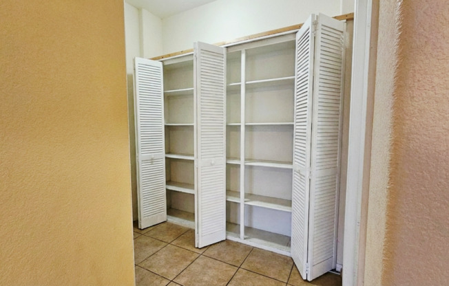 2 beds, 2 baths, $1,450, Unit # 1211