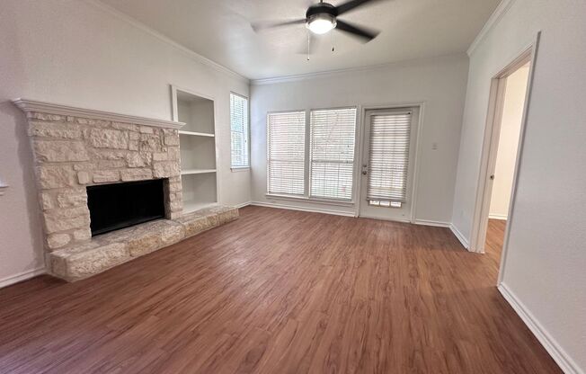 2 beds, 2 baths, $1,595, Unit Unit 411