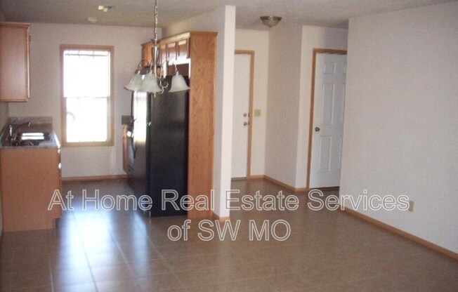 2307 W PARKVIEW