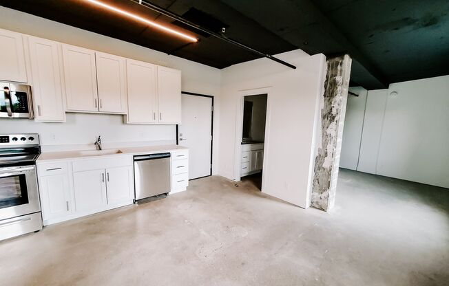 Studio, 1 bath, 465 sqft, $975, Unit D203