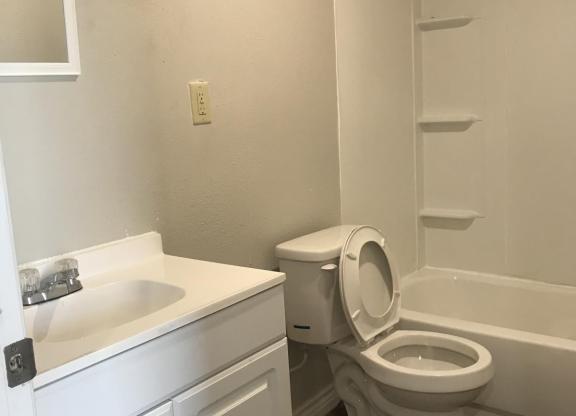 1 bed, 1 bath, 600 sqft, $749