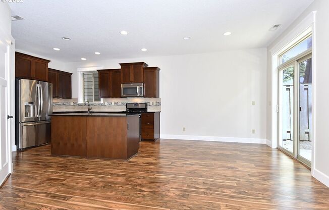 3 beds, 2.5 baths, $2,595