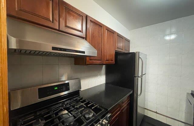 2 beds, 1 bath, 828 sqft, $4,000, Unit G-3