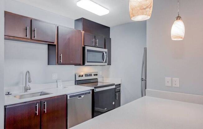 Welcome to Queen Court Apartments