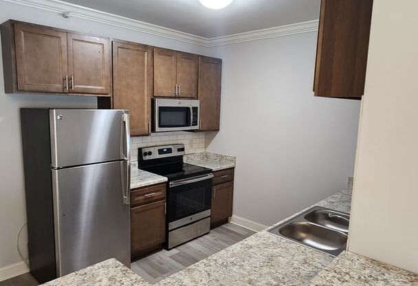 1 bed, 1 bath, 848 sqft, $775, Unit 05