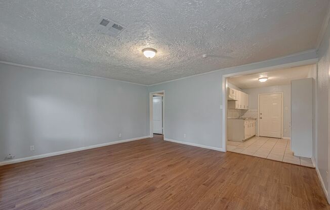 Affordable spacious 4bed/2bath single-family house!
