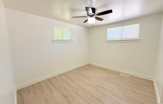 2 beds, 1 bath, $1,299, Unit 5