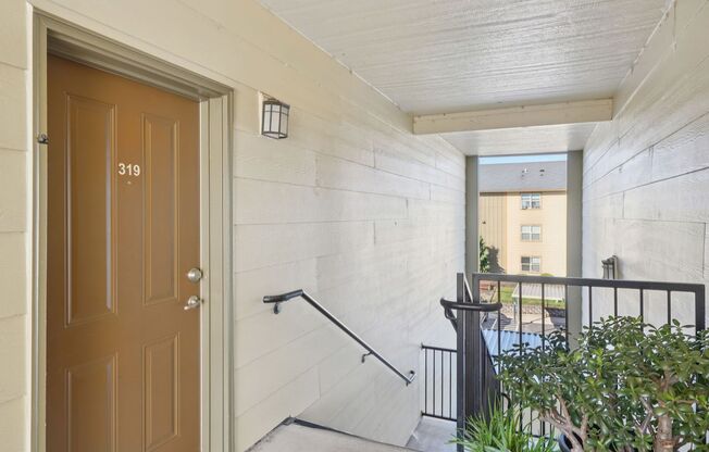 1 bed, 1 bath, 684 sqft, $1,495, Unit 232