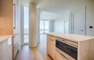 1 bed, 1 bath, 761 sqft, $4,500, Unit 23C