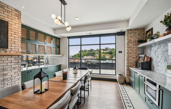 1 bed, 1 bath, 734 sqft, $2,595, Unit 318