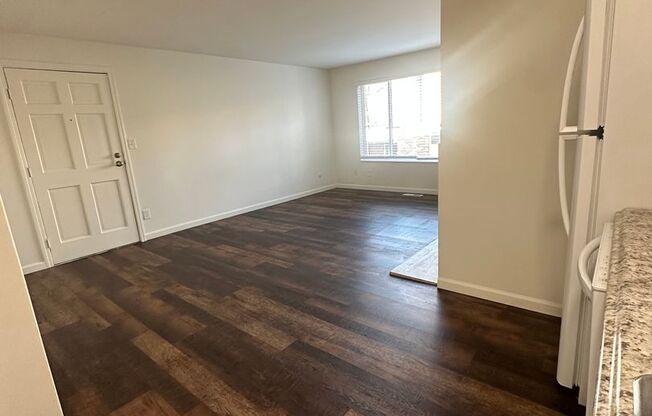 1 bed, 1 bath, 700 sqft, $1,050, Unit 5496-D
