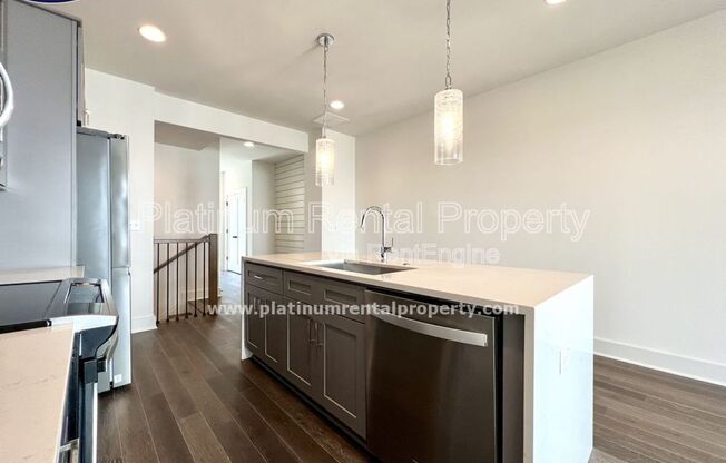3 beds, 2.5 baths, 1,634 sqft, $2,899, Unit 19