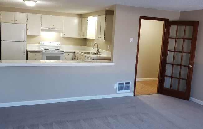 2 beds, 1 bath, 960 sqft, $1,595, Unit 22