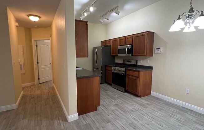 3 beds, 2 baths, $1,595