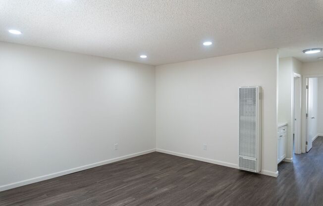 2 beds, 1 bath, 748 sqft, $2,245, Unit 1429