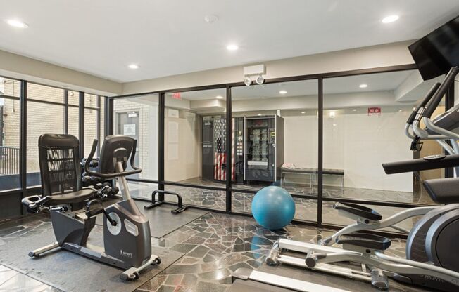 2 beds, 2 baths, 664 sqft, $2,275, Unit 308