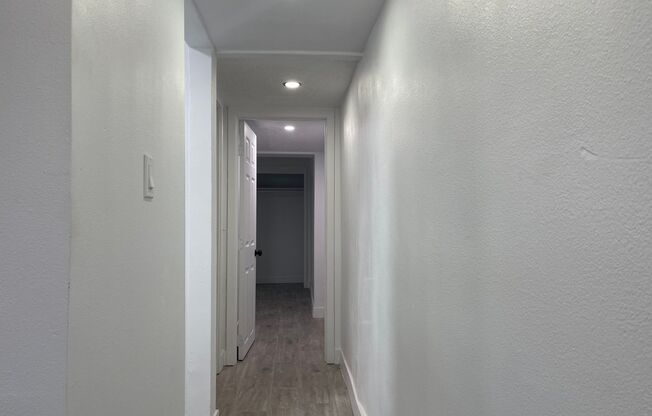 BEAUTIFUL 2 BEDROOM VILLAHOME!