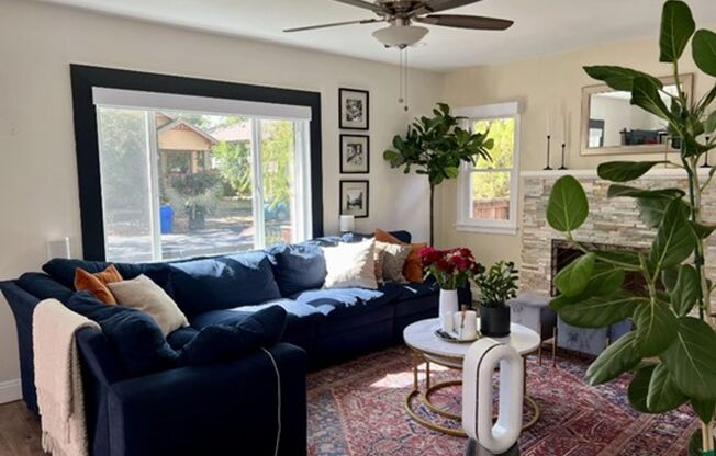 East Sacramento Home | 2 bed 2 bath