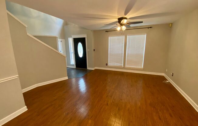 Modern 2 Story 3 Bed 2 Bath Near Sea World San Antonio ~ it's a Beauty!