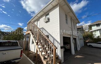 FOR LEASE | Riverview | 1 Bed, 1 Bath Garage Apartment
