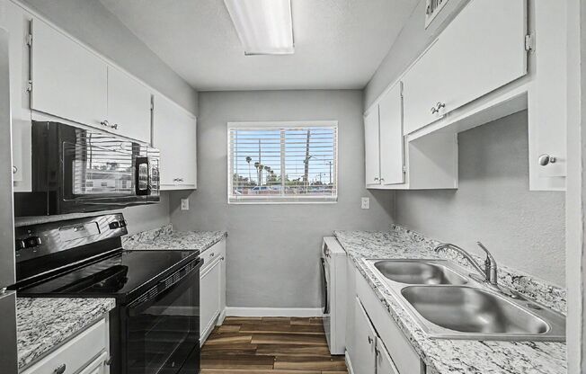 2 beds, 1 bath, 500 sqft, $925, Unit 102