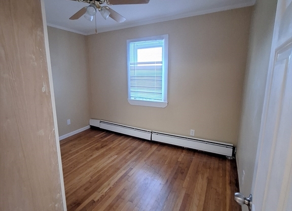 3 beds, 1 bath, 1,000 sqft, $3,600, Unit 2