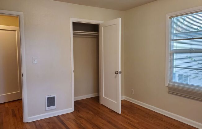 2 beds, 1 bath, $1,200