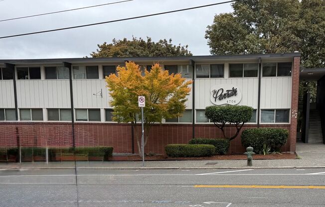 Penrith Apartments - Walk to UW or U-Village!