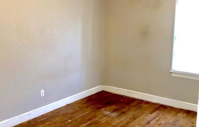 Pre-Leasing  - 2 bed 1 bath