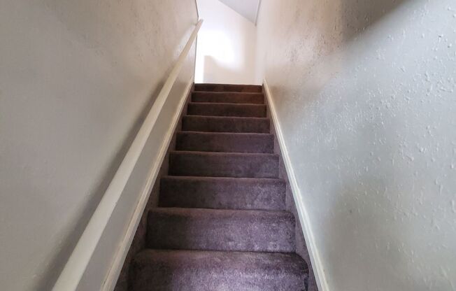 Pet Friendly 3 Bedroom with RV Parking, Close to Downtown Albany!