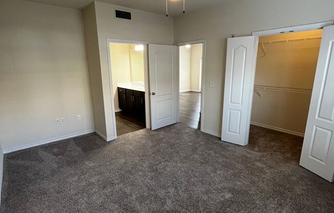 2 beds, 2 baths, 1,260 sqft, $1,672, Unit 1136