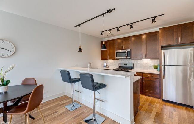 2 beds, 1 bath, 760 sqft, $2,695, Unit 2740-307