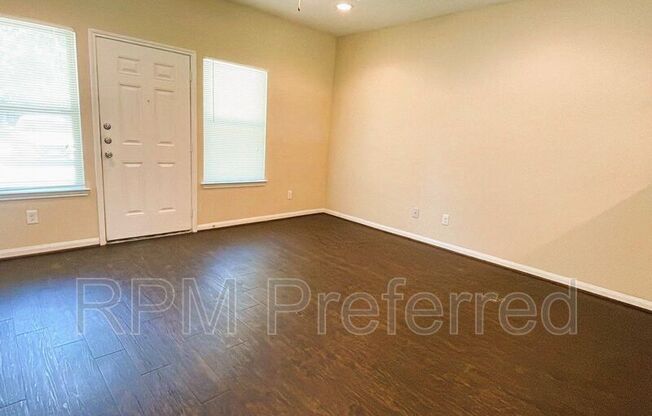 8526 Homewood Ln