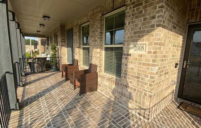 2008 NAPLES DR