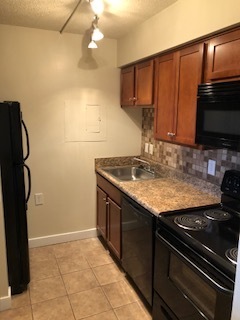 2 beds, 1 bath, 760 sqft, $1,900, Unit 1-1110